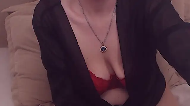 Snapshot of RebeccaNoble chatting on 27, 4, 2026 RebeccaNoble online show from 27, 4, 2026
