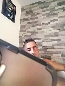 ADRIAN ADI40 online show from 22, 9, 2025