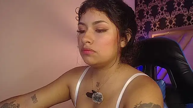 Snapshot of ChantalPetit chatting on 12, 6, 2026 ChantalPetit online show from 12, 6, 2026