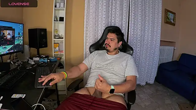 Snapshot of fernan_redsxxx chatting on 4, 5, 2026 fernan redsxxx online show from 4, 5, 2026
