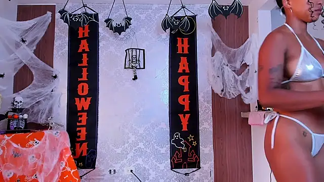 Snapshot of kelly_thomson chatting on 16, 10, 2025 kelly thomson online show from 16, 10, 2025