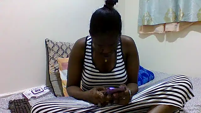 Snapshot of sweetelle09 chatting on 8, 5, 2026 sweetelle09 online show from 8, 5, 2026