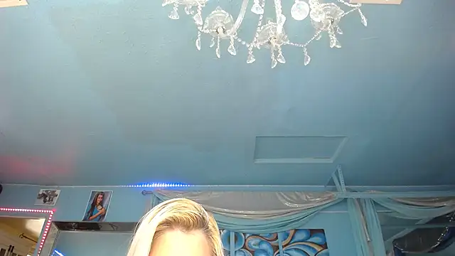 ADRIANNA FOX online show from 4, 2, 2025