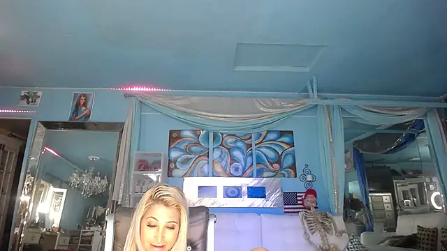 ADRIANNA FOX online show from 8, 2, 2025