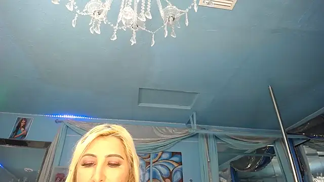 Snapshot of ADRIANNA_FOX chatting on 7, 2, 2026 ADRIANNA FOX online show from 7, 2, 2026