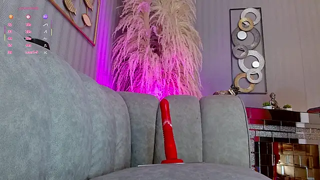 Snapshot of adara_le chatting on 13, 10, 2025 adara le online show from 13, 10, 2025