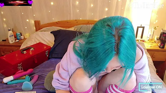 Snapshot of thetinyblue chatting on 3, 11, 2025 thetinyblue online show from 3, 11, 2025