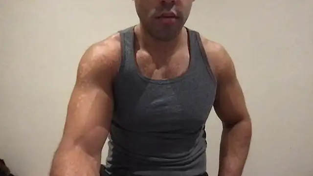 Snapshot of BigGuyMuscle chatting on 3, 6, 2026 BigGuyMuscle online show from 3, 6, 2026