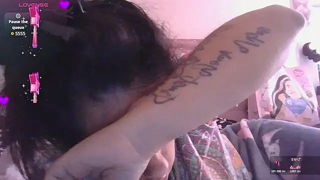Snapshot of annarose19 chatting on 6, 5, 2026 annarose19 online show from 6, 5, 2026