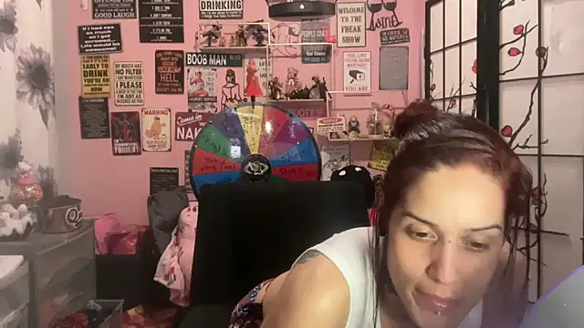 Snapshot of latinacubana chatting on 22, 2, 2025 latinacubana online show from 22, 2, 2025