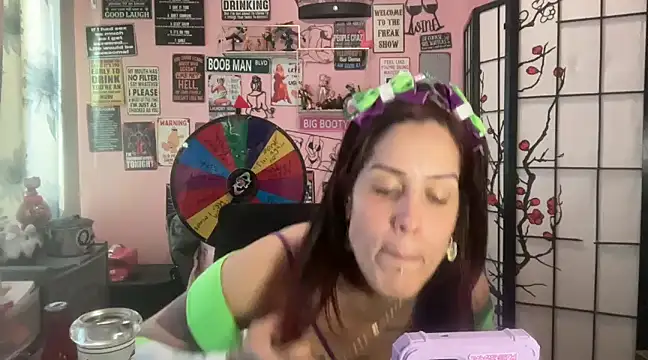 Snapshot of latinacubana chatting on 8, 3, 2025 latinacubana online show from 8, 3, 2025