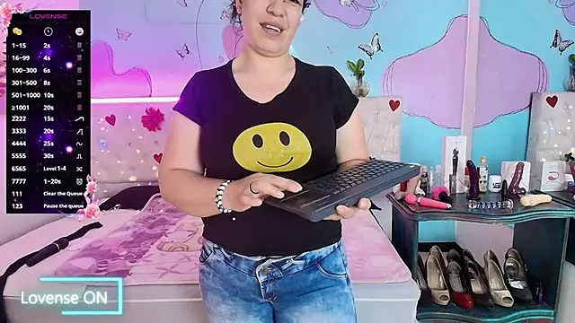 Zaly mature online show from 4, 6, 2026