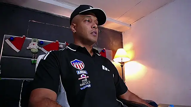 Snapshot of liam_howard chatting on 4, 12, 2025 liam howard online show from 4, 12, 2025