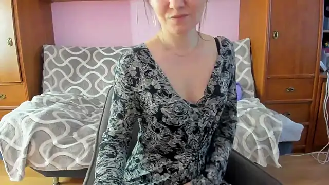 Snapshot of HolmesAriana chatting on 1, 3, 2025 HolmesAriana online show from 1, 3, 2025
