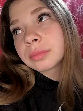 Snapshot of Zuli_Kiska chatting on 21, 12, 2025 Zuli Kiska online show from 21, 12, 2025