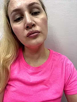Snapshot of YourBlondee chatting on 4, 12, 2024 YourBlondee online show from 4, 12, 2024