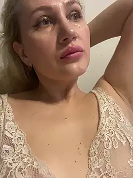 Snapshot of YourBlondee chatting on 16, 12, 2024 YourBlondee online show from 16, 12, 2024
