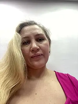 Snapshot of YourBlondee chatting on 25, 1, 2025 YourBlondee online show from 25, 1, 2025