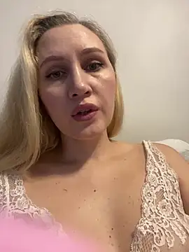 Snapshot of YourBlondee chatting on 13, 2, 2025 YourBlondee online show from 13, 2, 2025