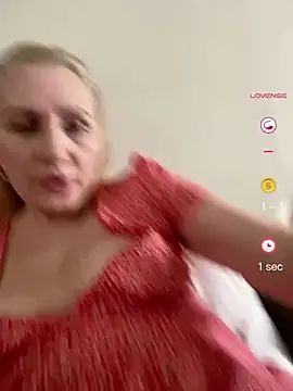 YourBlondee online show from 26, 4, 2026