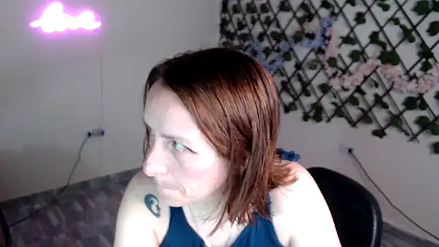 kittykalor09 online show from 14, 4, 2026