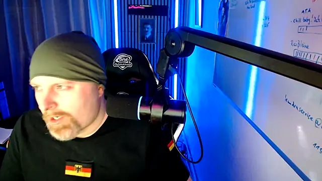 Snapshot of DerPornoPete chatting on 19, 4, 2026 DerPornoPete online show from 19, 4, 2026