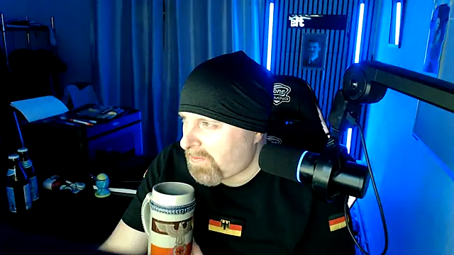 Snapshot of DerPornoPete chatting on 22, 4, 2026 DerPornoPete online show from 22, 4, 2026