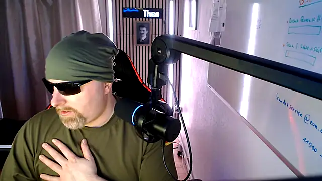 Snapshot of DerPornoPete chatting on 2, 5, 2026 DerPornoPete online show from 2, 5, 2026