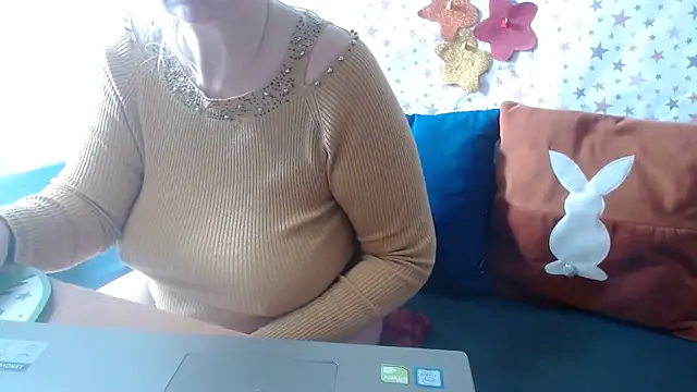 Snapshot of QueenLana chatting on 24, 4, 2026 QueenLana online show from 24, 4, 2026