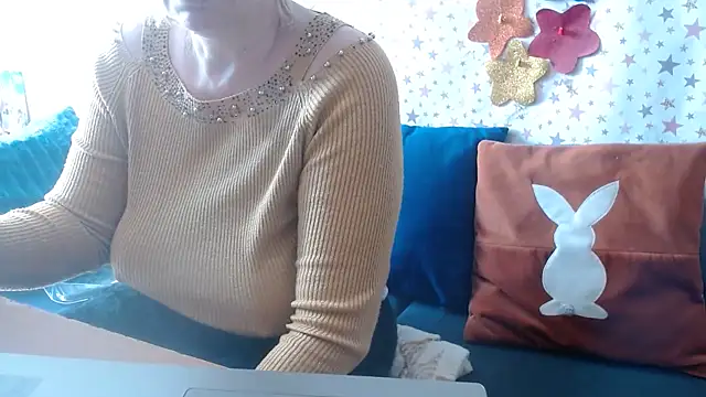 Snapshot of QueenLana chatting on 2, 5, 2026 QueenLana online show from 2, 5, 2026