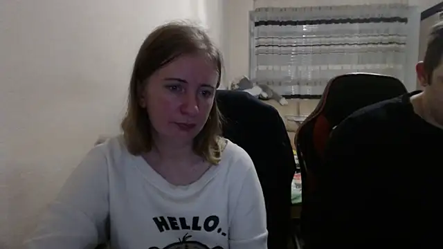 Snapshot of PeterAndJen chatting on 7, 10, 2025 PeterAndJen online show from 7, 10, 2025