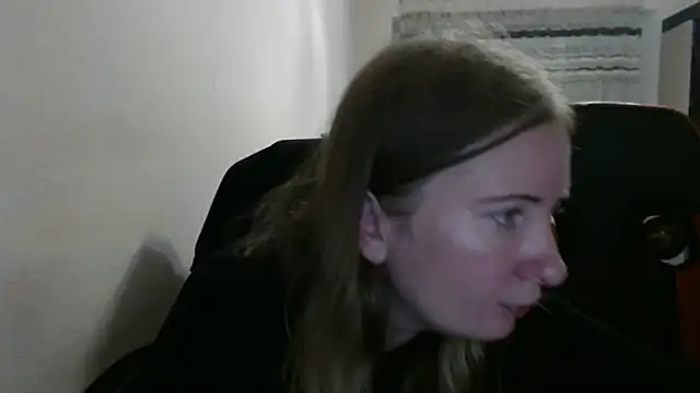 Snapshot of PeterAndJen chatting on 9, 10, 2025 PeterAndJen online show from 9, 10, 2025