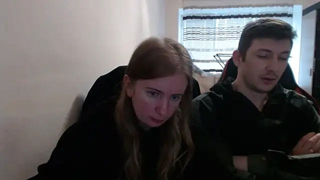 Snapshot of PeterAndJen chatting on 12, 10, 2025 PeterAndJen online show from 12, 10, 2025