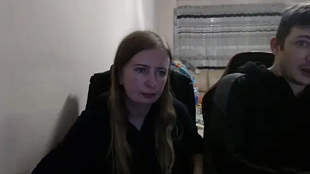 Snapshot of PeterAndJen chatting on 12, 10, 2025 PeterAndJen online show from 12, 10, 2025