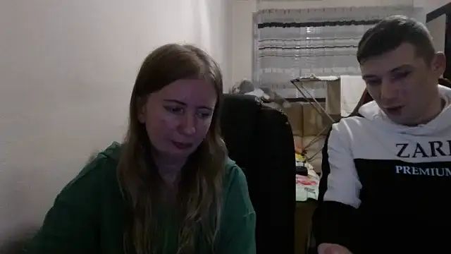 Snapshot of PeterAndJen chatting on 16, 10, 2025 PeterAndJen online show from 16, 10, 2025