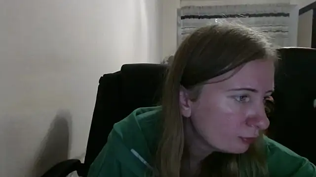 Snapshot of PeterAndJen chatting on 17, 10, 2025 PeterAndJen online show from 17, 10, 2025