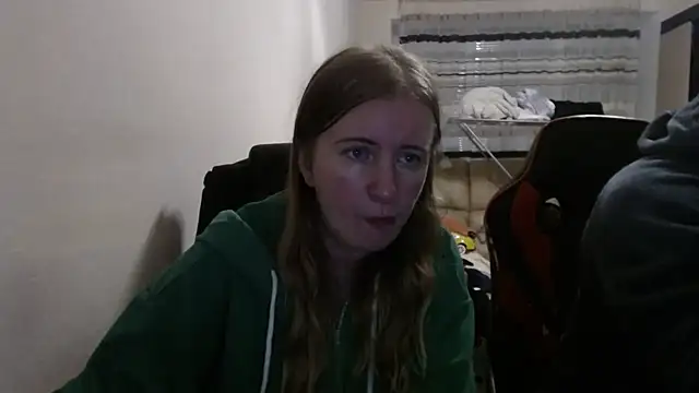 Snapshot of PeterAndJen chatting on 18, 10, 2025 PeterAndJen online show from 18, 10, 2025