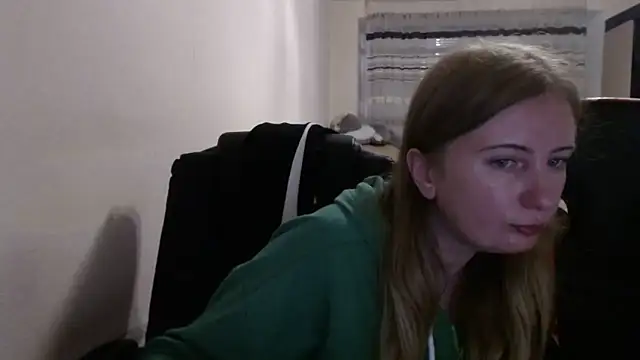 Snapshot of PeterAndJen chatting on 20, 10, 2025 PeterAndJen online show from 20, 10, 2025