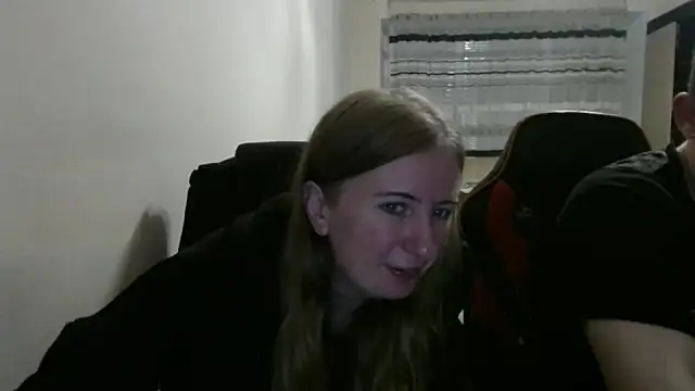 Snapshot of PeterAndJen chatting on 22, 10, 2025 PeterAndJen online show from 22, 10, 2025