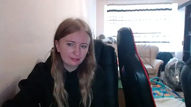 Snapshot of PeterAndJen chatting on 23, 10, 2025 PeterAndJen online show from 23, 10, 2025