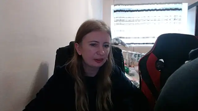 Snapshot of PeterAndJen chatting on 28, 10, 2025 PeterAndJen online show from 28, 10, 2025