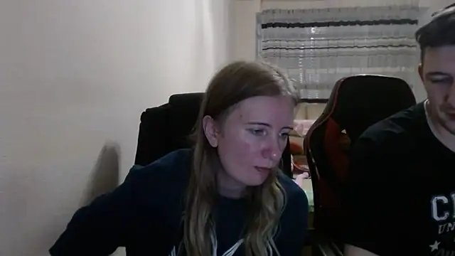 Snapshot of PeterAndJen chatting on 31, 10, 2025 PeterAndJen online show from 31, 10, 2025