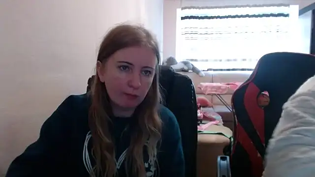 Snapshot of PeterAndJen chatting on 1, 11, 2025 PeterAndJen online show from 1, 11, 2025