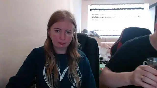 Snapshot of PeterAndJen chatting on 3, 11, 2025 PeterAndJen online show from 3, 11, 2025