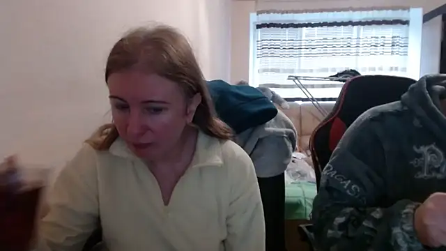 Snapshot of PeterAndJen chatting on 8, 11, 2025 PeterAndJen online show from 8, 11, 2025