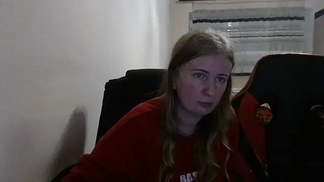 Snapshot of PeterAndJen chatting on 18, 11, 2025 PeterAndJen online show from 18, 11, 2025