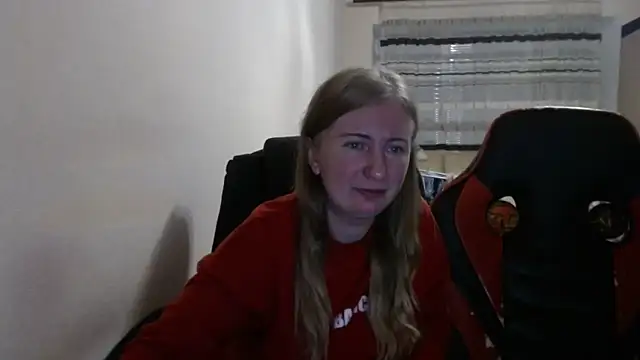 Snapshot of PeterAndJen chatting on 19, 11, 2025 PeterAndJen online show from 19, 11, 2025