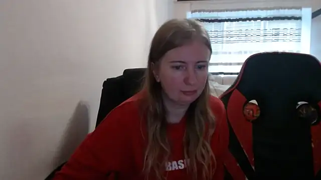 Snapshot of PeterAndJen chatting on 20, 11, 2025 PeterAndJen online show from 20, 11, 2025