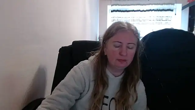 Snapshot of PeterAndJen chatting on 12, 3, 2026 PeterAndJen online show from 12, 3, 2026