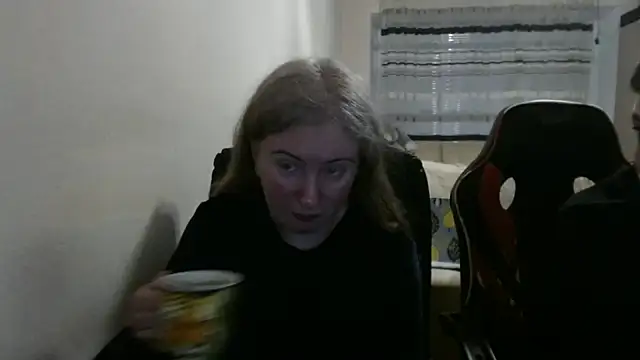 Snapshot of PeterAndJen chatting on 31, 3, 2026 PeterAndJen online show from 31, 3, 2026